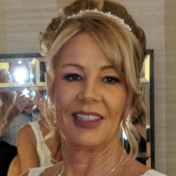 Meet your Posher, Stacy - Picture 1 of 2
